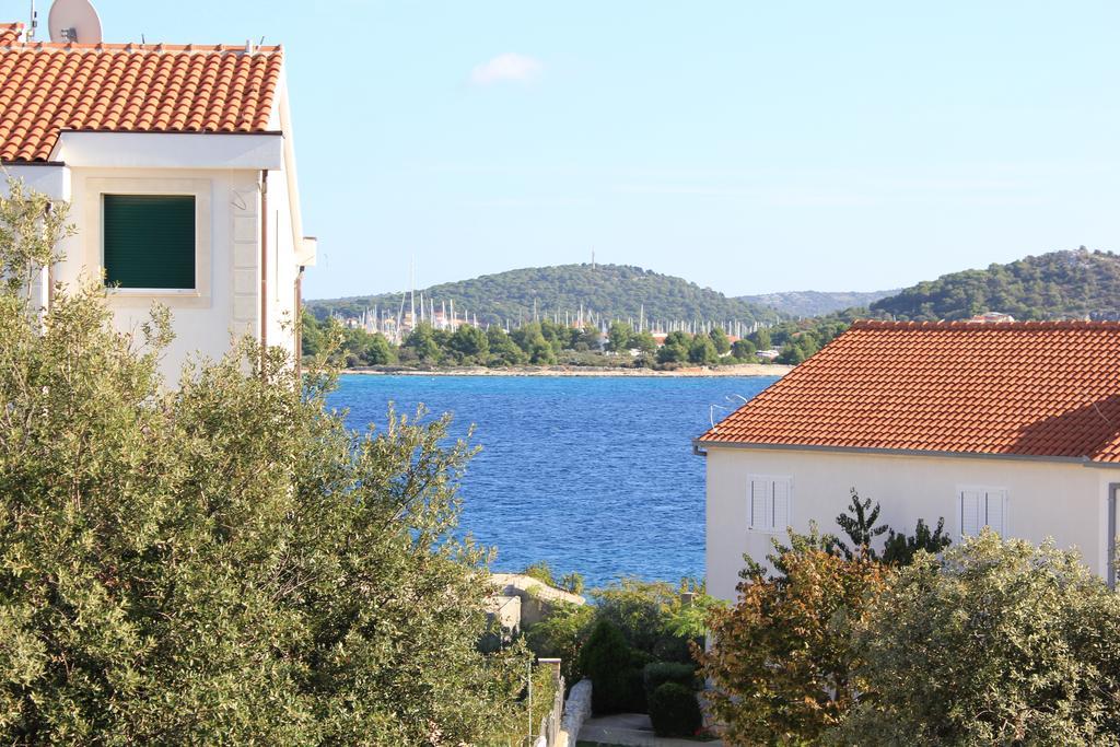 Apartments 4 Dolphins Rogoznica  Bilik gambar