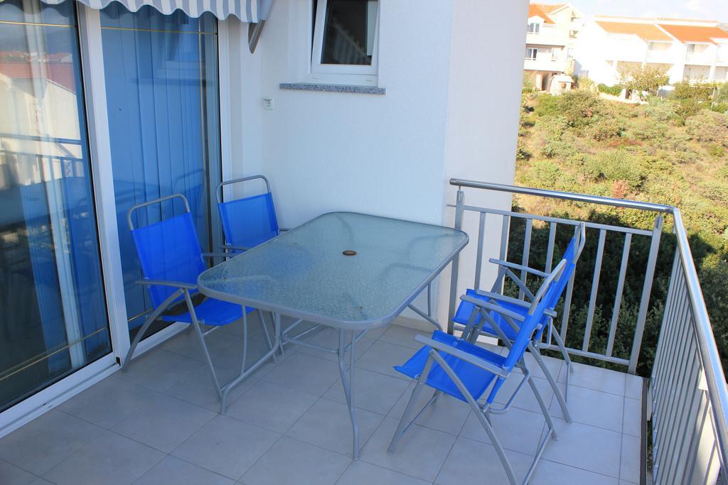 Apartments 4 Dolphins Rogoznica  Bilik gambar