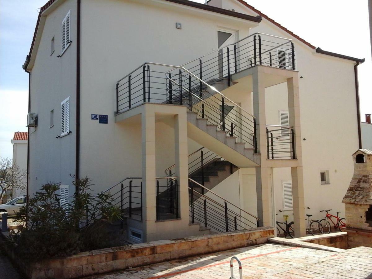 Apartments 4 Dolphins Rogoznica  Luaran gambar